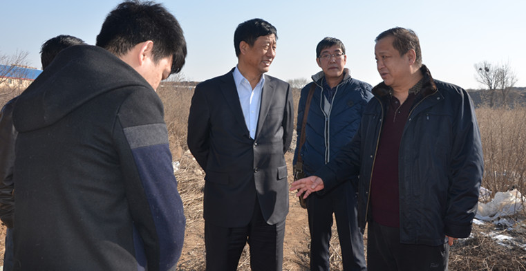 實地察看車站北街的斷頭路。.jpg
